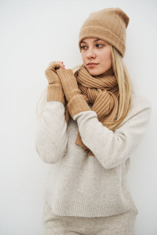 SARA SCARF