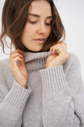 MEA SWEATER